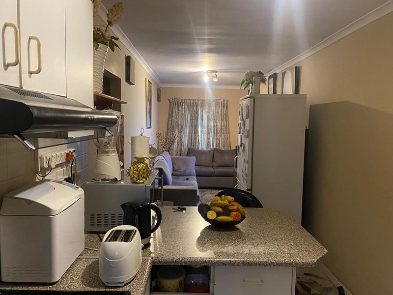 2 Bedroom Property for Sale in Goodwood Estate Western Cape